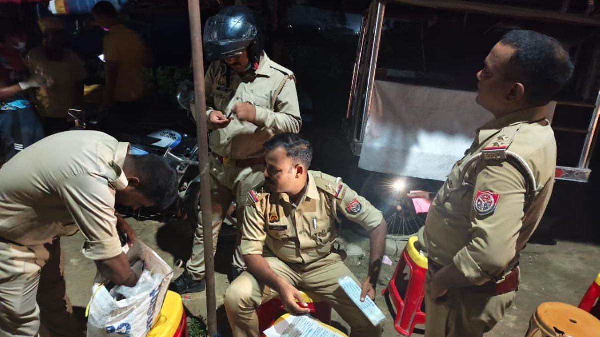 youth body found hanging in nautanwa maharajganj
