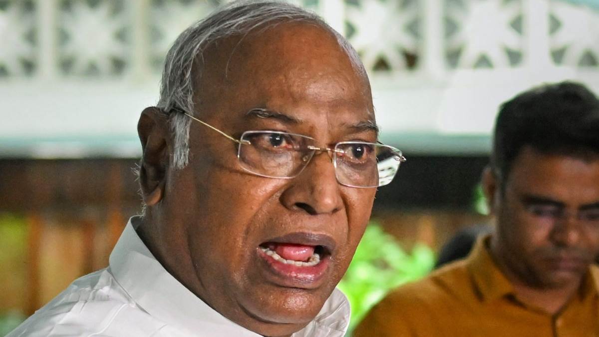congress workers threaten self immolation over hazaribagh district president appointment