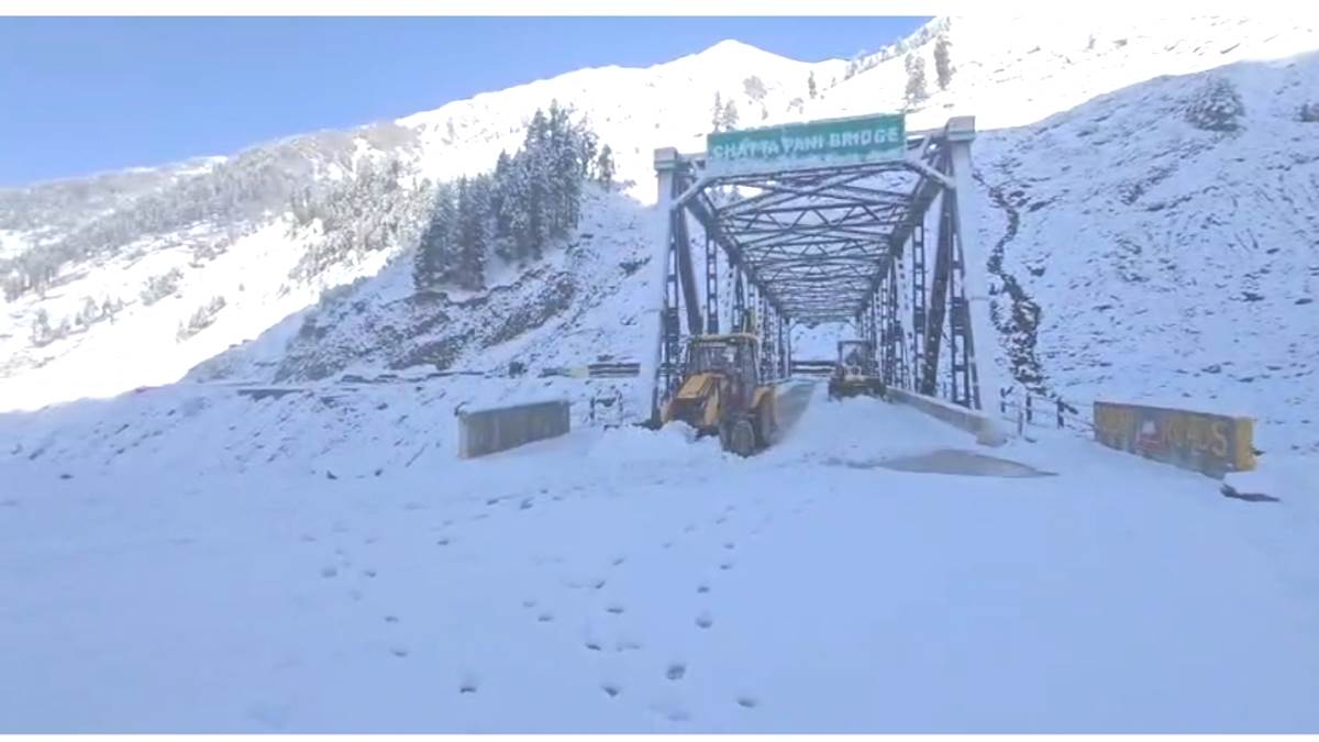 mughal road reopens relief for travellers after snowfall