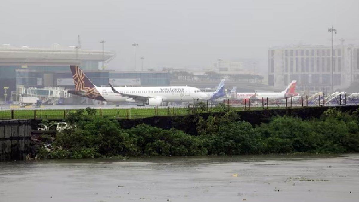 ncr delhi airport flight delays rain disrupts arrivals and departures