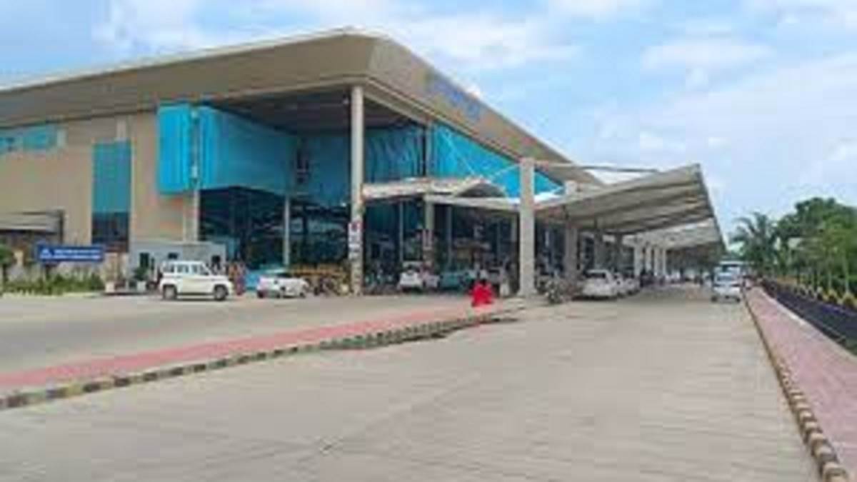 technical glitch disrupts air traffic at prayagraj airport flights diverted