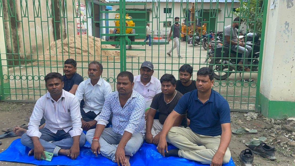 purnia news councilors protest over housing funds disbursement delay