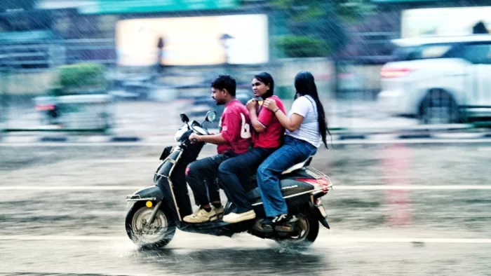 मौसम की करवट से बदली फिजा, 7.7 डिग्री गिरा तापमान।