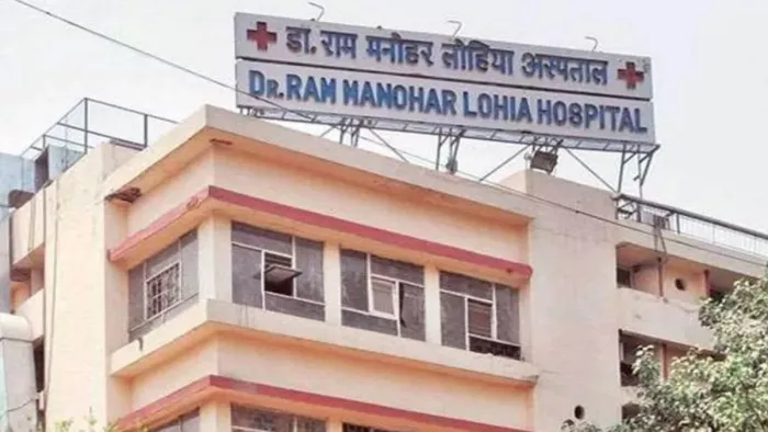 आरएमएल अस्पताल में मरीज के तीमारदारों ने डाॅक्टर से की मारपीट।
