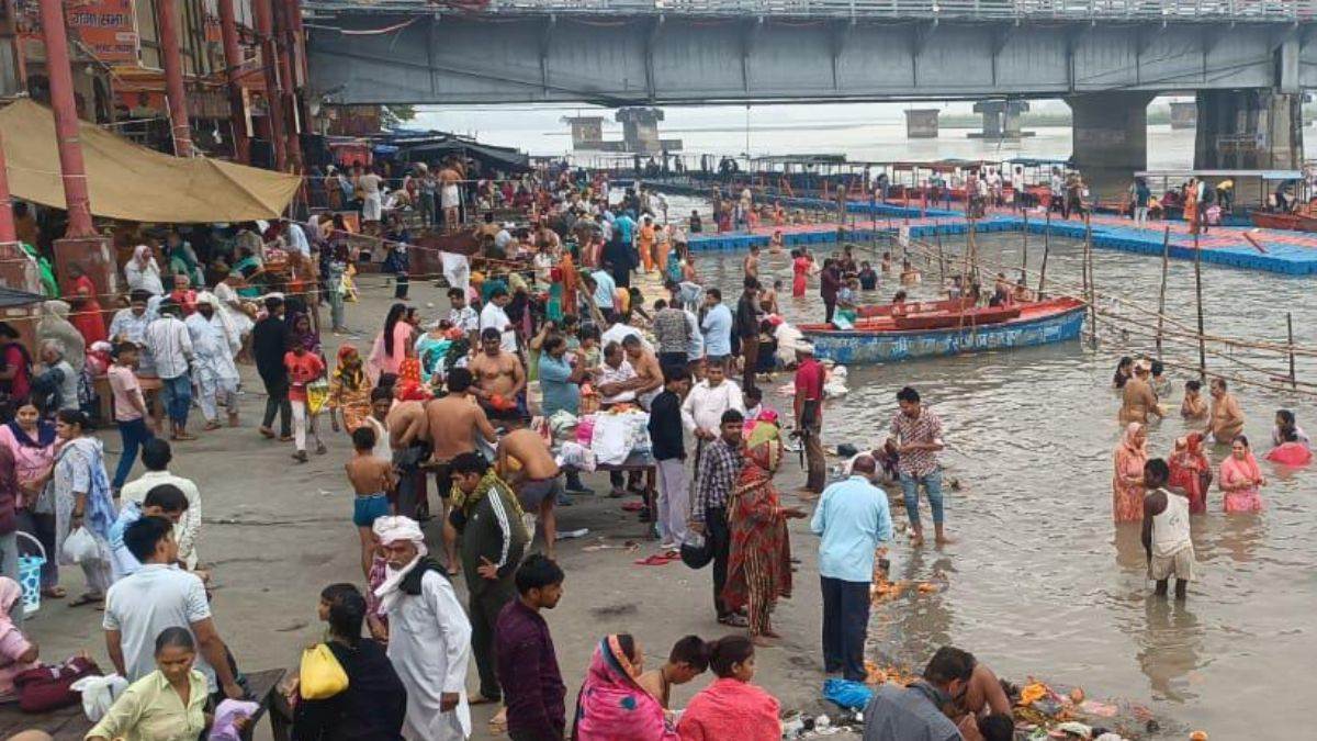 sharad purnima 2025 devotees reached brajghat and tigri for holy dip amroha news in hindi