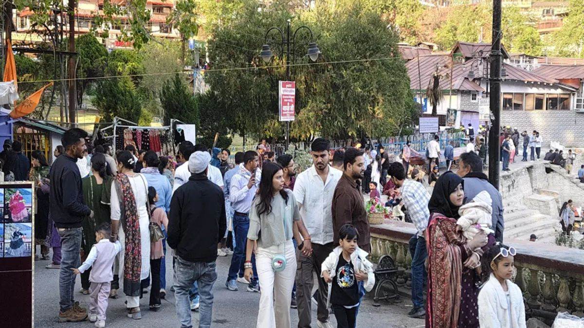 supreme court orders road safety rules for pedestrians and non motorized vehicles