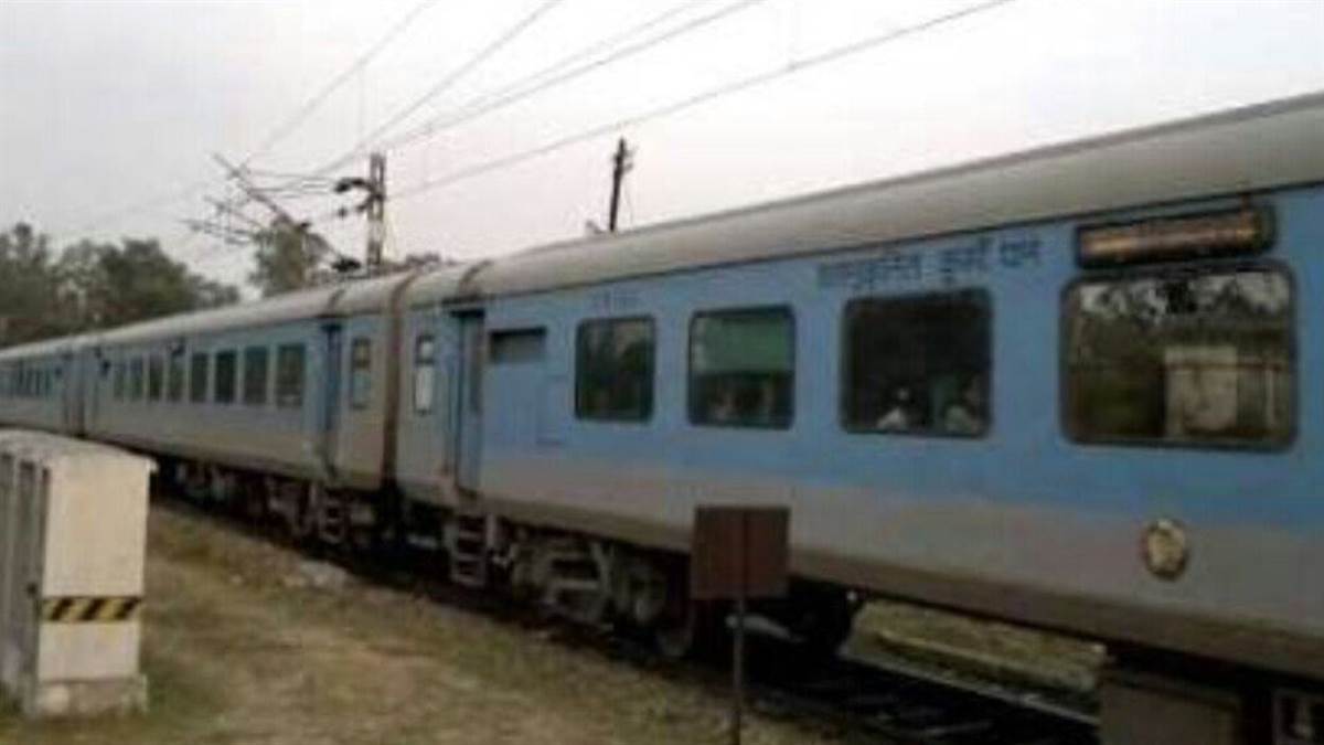 unnao vegetable vendor dies after being hit by shatabdi express