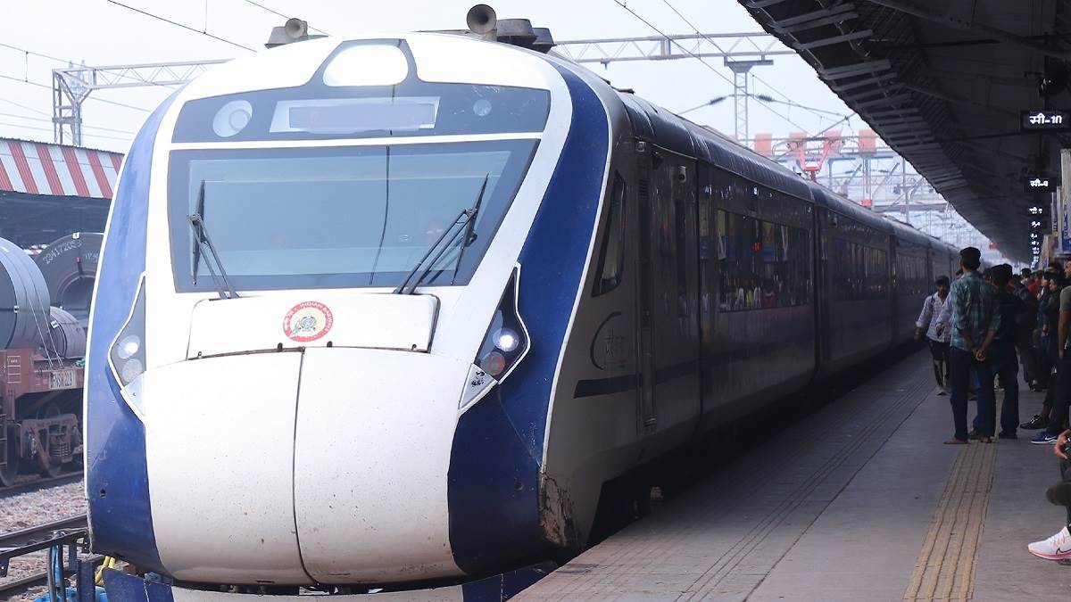 vande bharat special delhi to patna vande bharat train schedule and stops