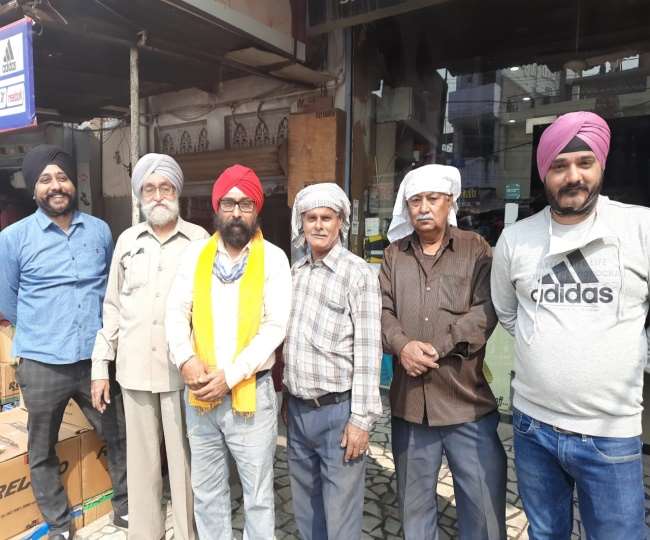 https://www.jagranimages.com/images/newimg/07112020/07_11_2020-sikh_community_21036699.jpg