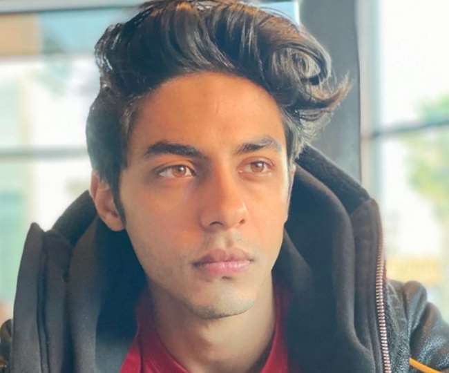 एनसीबी की एसआईटी ने आर्यन खान को ड्रग्स आन क्रूज मामले के संबंध में पूछताछ के लिए बुलाया था।