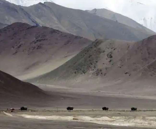 आइटीबीपी ने एलएसी पर कुछ सड़कों निर्माण के लिए अपनी स्पेशिलाइज्ड इंजीनियरिंग विंग को तैनात करने का फैसला किया है।
