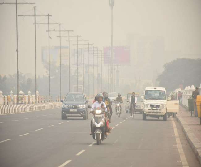 Weather News Lucknow लखनऊ में धुंध के आगे कमजोर पड़ी सूरज की तपिश