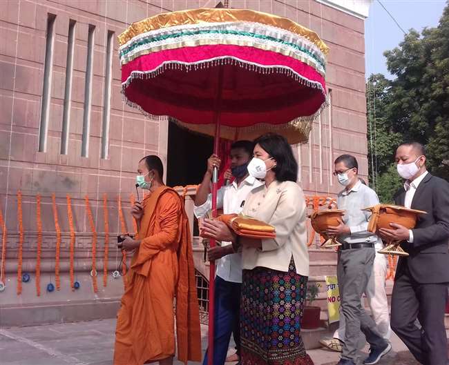 thailand ambassador worshiped for corona liberation at sarnath buddhist temple planted saplings in the temple premises