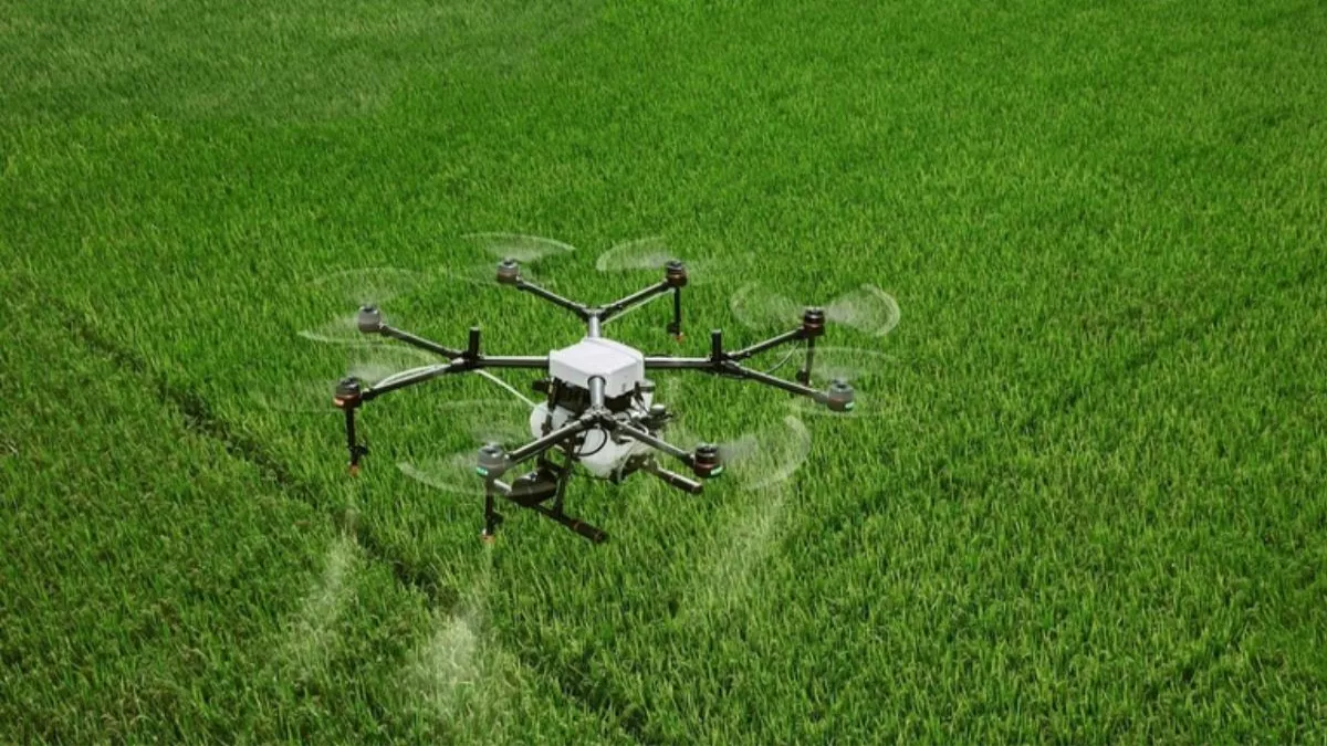 Aligarh News : नई तकनीक से जुड़ेंगे अलीगढ़ के किसान, फसलों के उपचार को ड्रोन भरेगा उड़ान