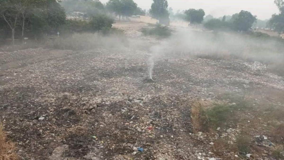 https://www.jagranimages.com/images/newimg/07112022/07_11_2022-garbage_bathinda_23189120_125018906.jpg