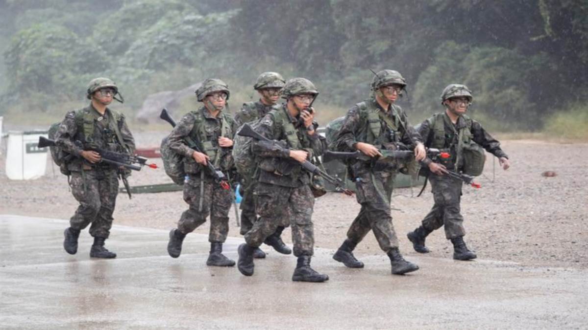 https://www.jagranimages.com/images/newimg/07112022/07_11_2022-korean_peninsula_23187887.jpg