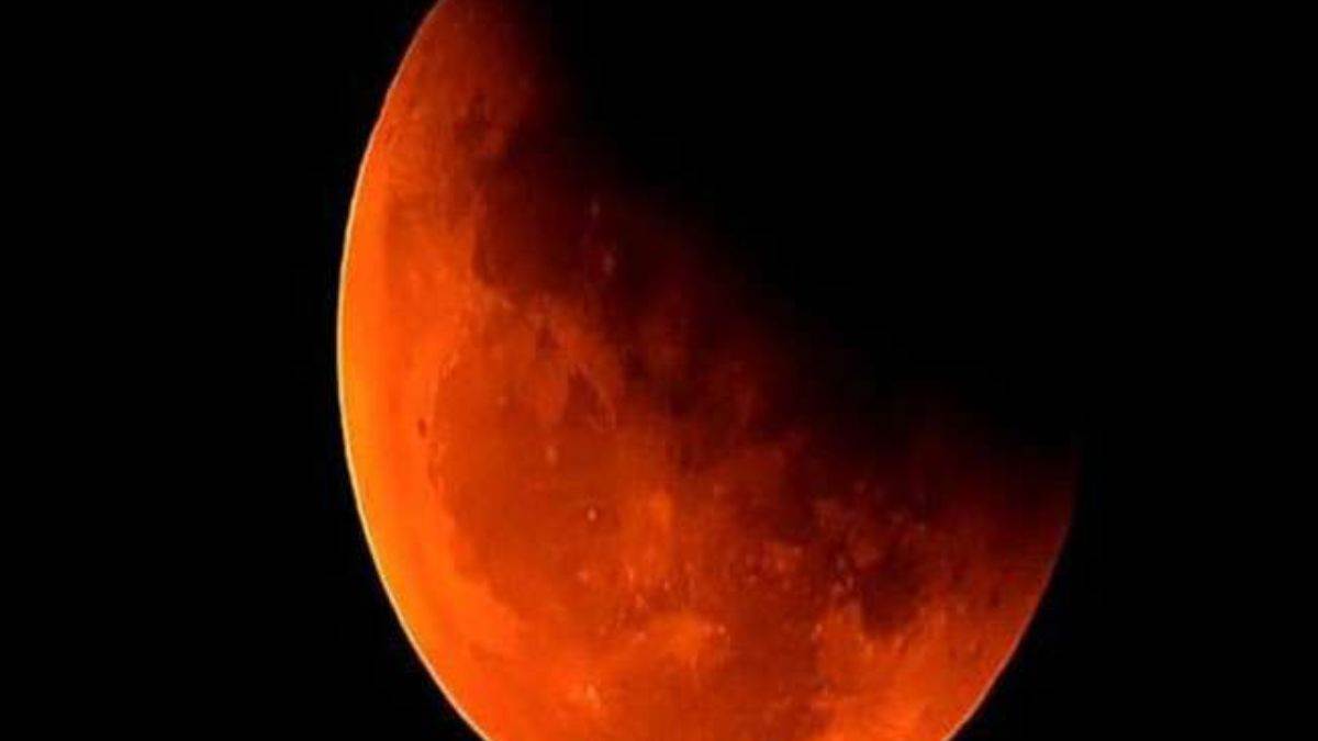 https://www.jagranimages.com/images/newimg/07112022/07_11_2022-lunar_eclipse_2022_muzaffarpur_23187936.jpg