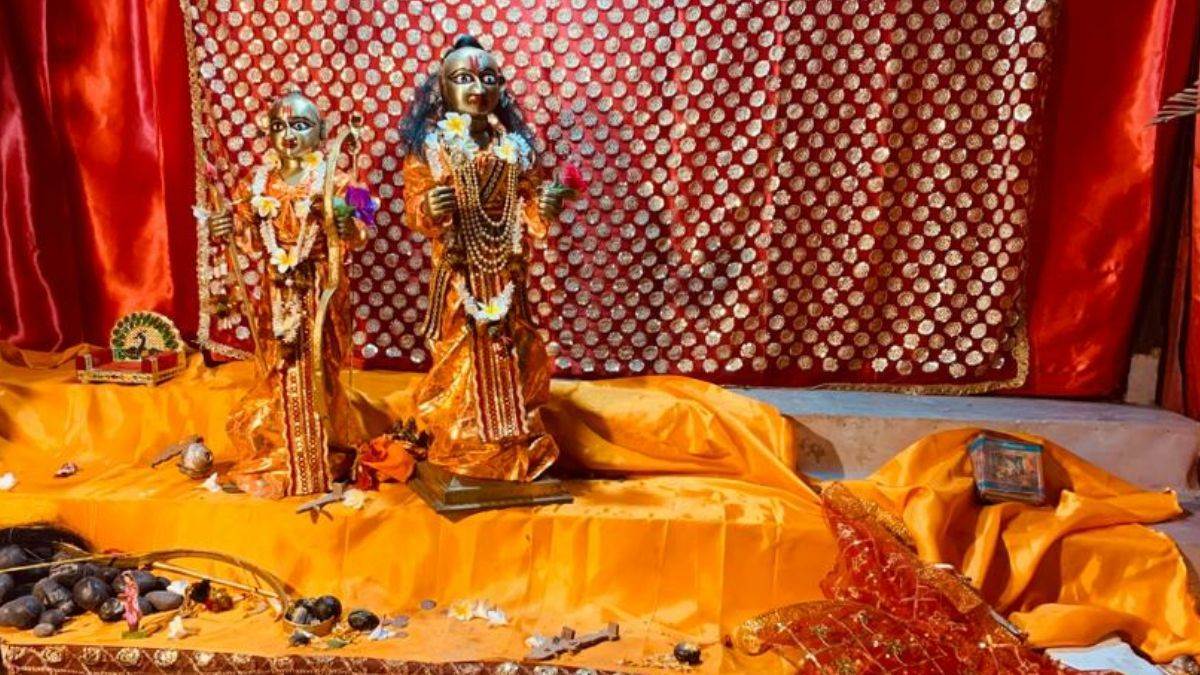 मधुबनी में राम-जानकी मंदिर से माता सीता की बेशकीमती मूर्ति चोरी, लोगों में  आक्रोश - Priceless idol of Mother Sita stolen from Ram Janaki temple in  Madhubani