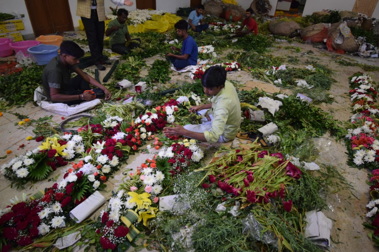 Dev Deepawali 2022 श्रीकाशी विश्‍वनाथ धाम को एक करोड़ रुपये कीमत के