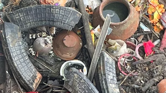 जख में पवित्र तालाब से मिली AK-47 राइफल की 4 मैगजीन