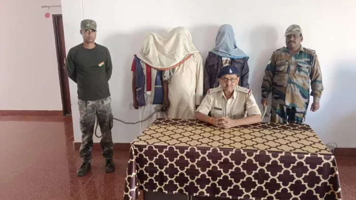 साधु का वेश धर गुमला पहुंचे यूपी के 3 युवक, पति का संन्यास छुड़ाने का दिया झांसा