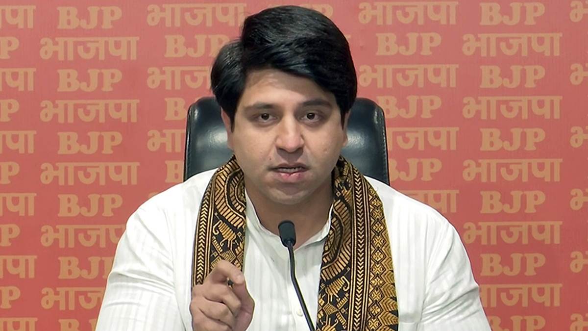 https://www.jagranimages.com/images/newimg/07112023/07_11_2023-shehzad_poonawala_23575273.jpg