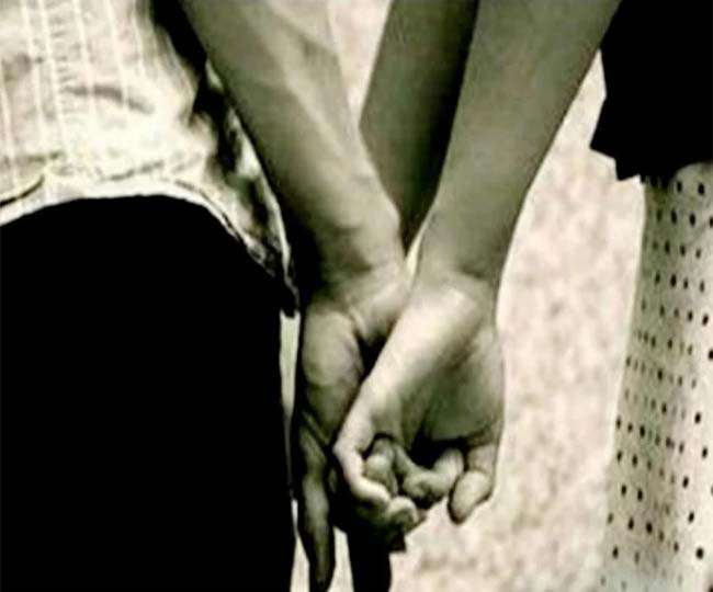 police recovered giridih girl with lover from varanasi