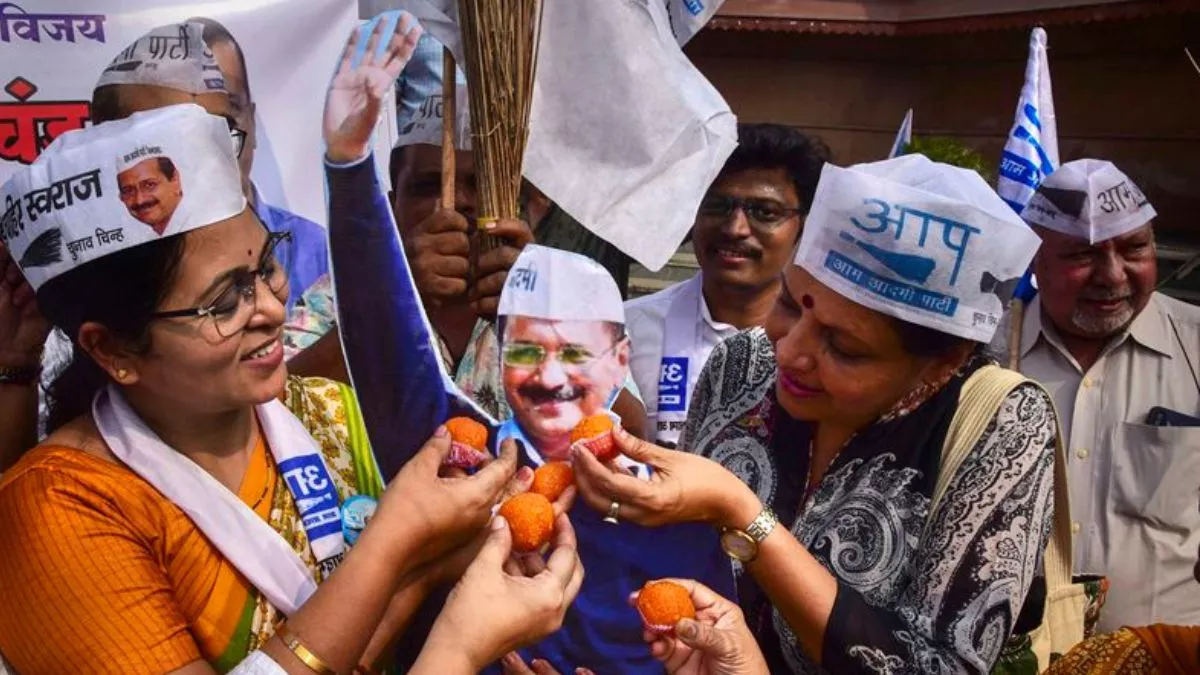 Delhi MCD Election Result: AAP की जीत से कार्यकर्ताओं में दौड़ी खुशी की लहर, ढोल नगाड़ों संग झूमते दिखे लोग