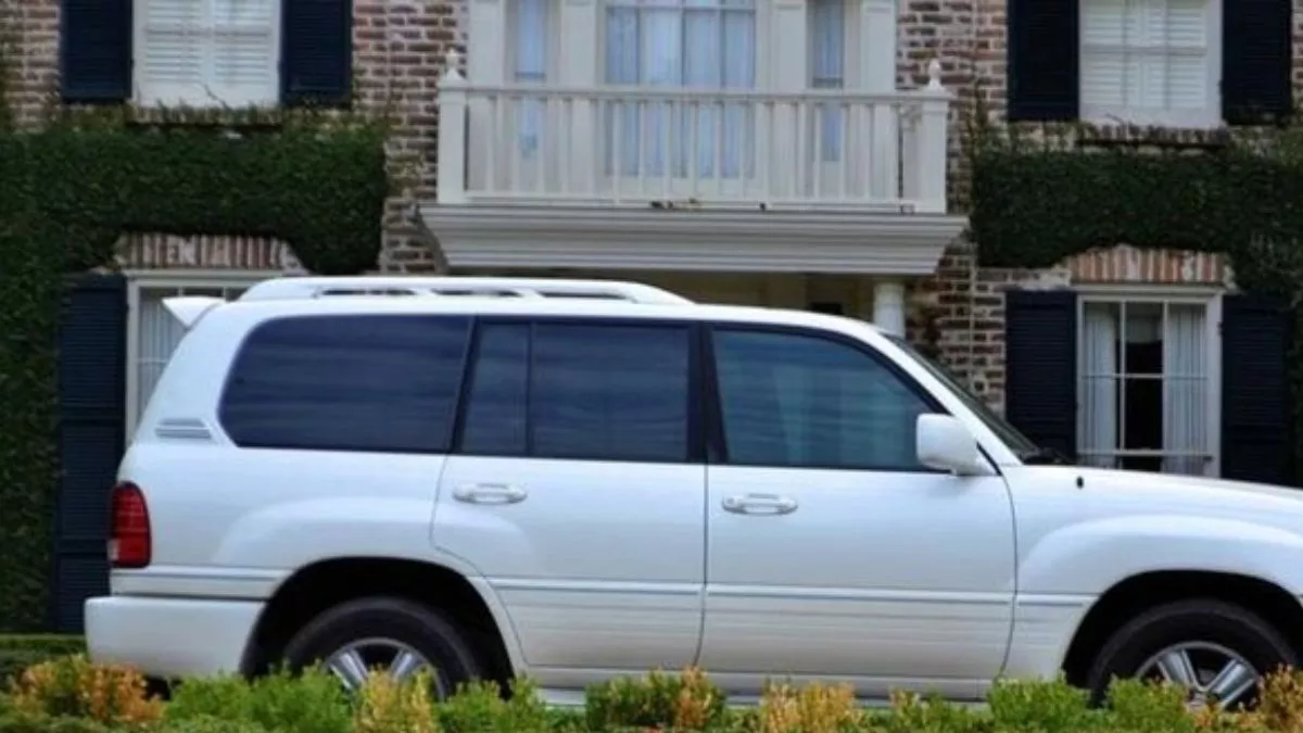 Tinted windows In Cars : टिंटेड ग्लास लगाने से पहले सौ बार सोचें क्या हैं इसके नुकसान