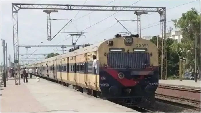 दानापुर-रघुनाथपुर मेमू स्पेशल अब बक्सर तक चलेगी, यहां जान लें रूट और ट्रेन की टाइमिंग (फाइल फोटो)