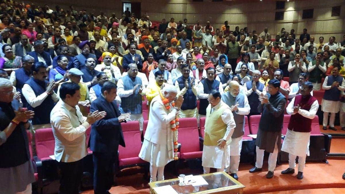 https://www.jagranimages.com/images/newimg/07122023/07_12_2023-pm_modi_in_bjp_meeting_1_23598689_102056675.jpg