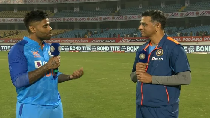 Rahul Dravid Interview Suryakumar Yadav: सूर्यकुमार यादव और हेड कोच राहुल द्रविड़ (फोटो क्रेडिट ट्विटर)