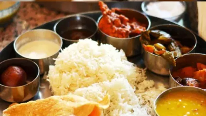 मांसाहारी थाली की लागत अधिक तेजी से घटी (फाइल फोटो)