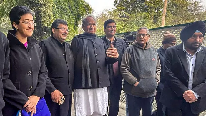 कांग्रेस और AAP के बीच पहली बैठक में दिल्ली सुलझा।