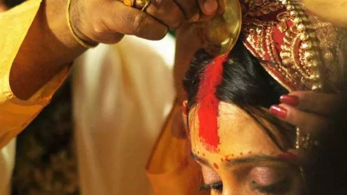 7 साल से चल रहा था प्रेम-प्रसंग... बार-बार शादी से इनकार कर रहा था प्रेमी, प्रेमिका से मिलने पहुंचा तो लोगों ने जबरन करा दी शादी