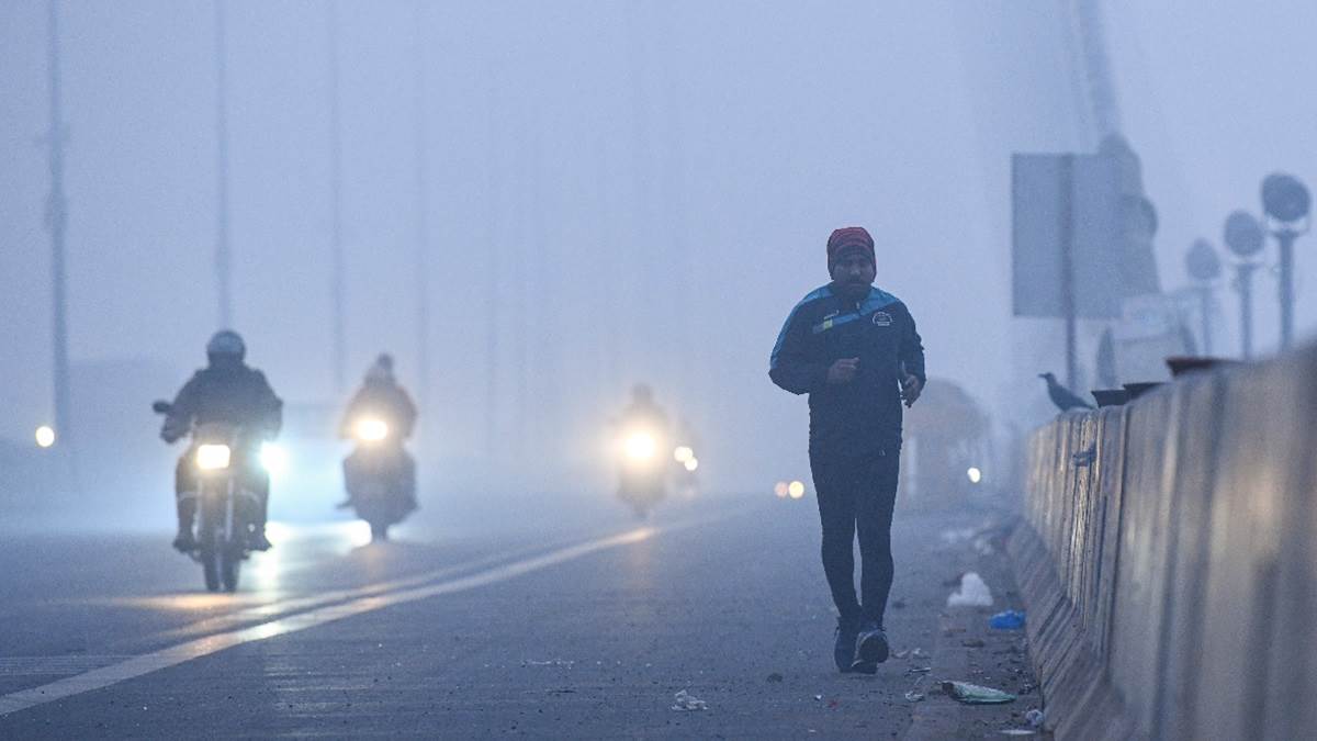 https://www.jagranimages.com/images/newimg/08012025/08_01_2025-delhi_fog_rain_winter_cold_23862877.jpg