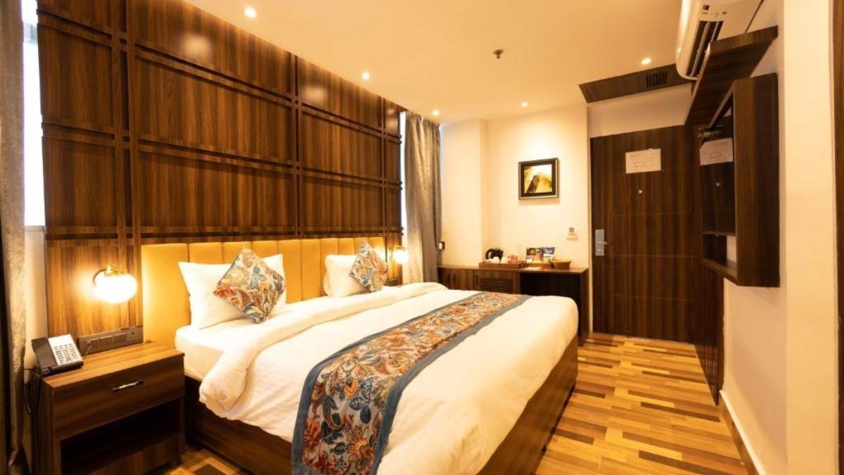 https://www.jagranimages.com/images/newimg/08012025/08_01_2025-five_star_hotel_23863373.jpg