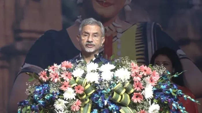 भुवनेश्वर में प्रवासी भारतीय दिवस में बोलते एस जयशंकर (जागरण)