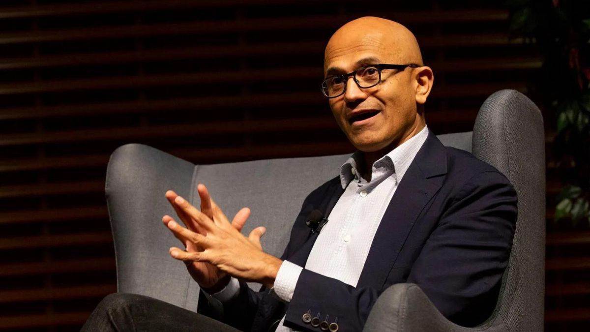 https://www.jagranimages.com/images/newimg/08012025/08_01_2025-satya_nadella_23863348.jpg