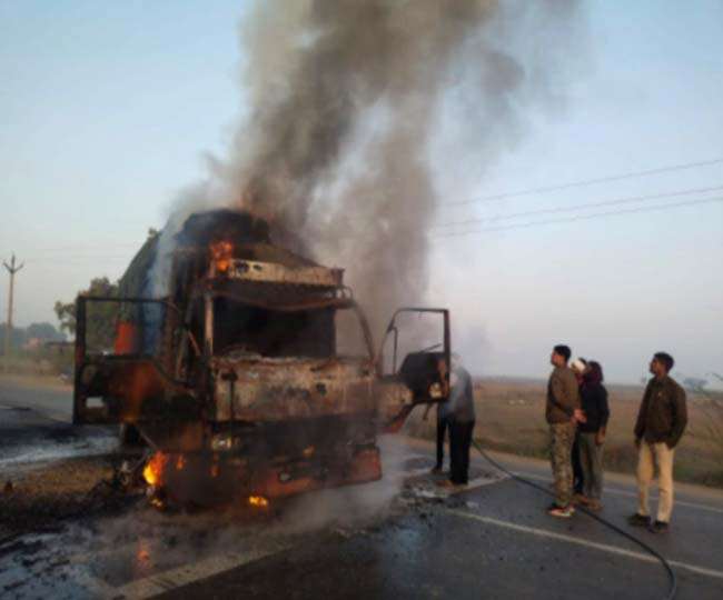 fire broke out due to explosion of petrol tank in canter bike collision in bhind madhya pradesh