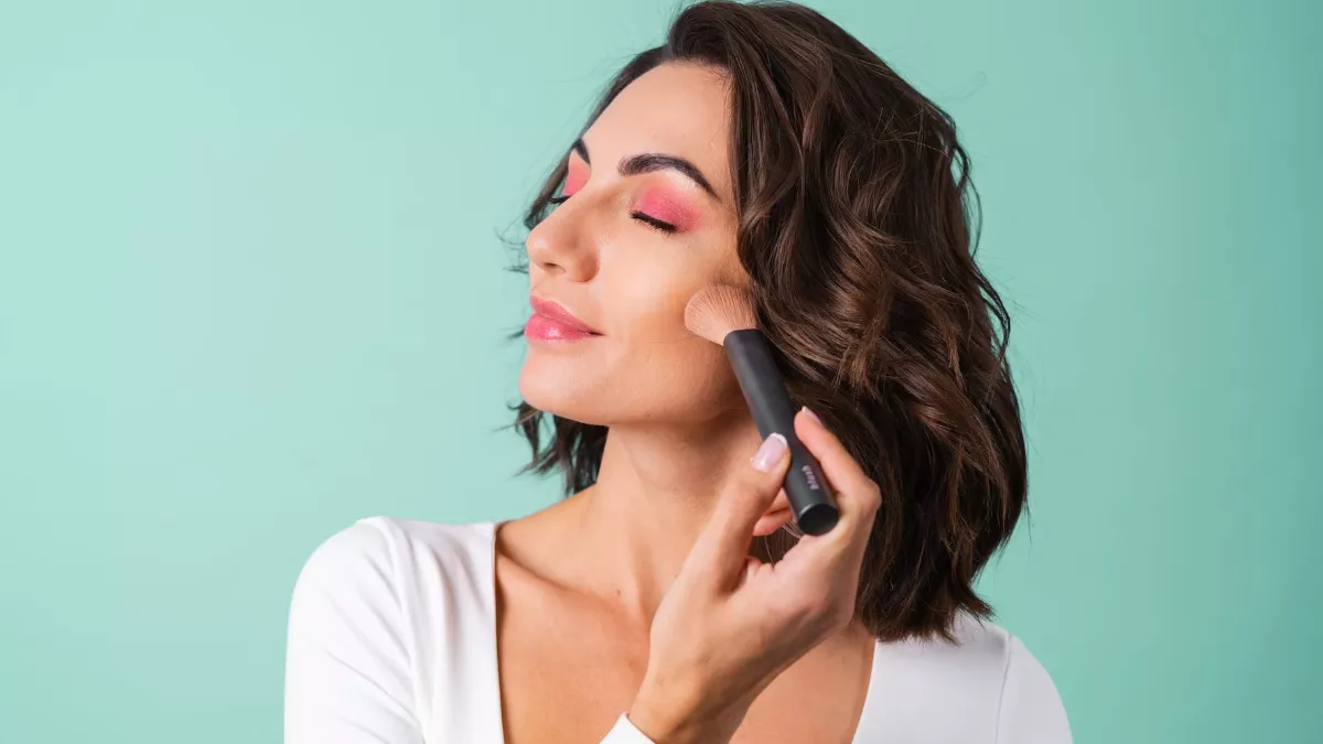 Blush Applying Tips: इंडियन स्किन टोन पर जंचने वाले ब्लश शेड्स