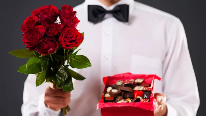 Happy Chocolate Day 2023: इन प्यारे मैसेज के साथ रिश्तों में घोलें मिठास, अपनों को कहें 'हैप्पी चॉकलेट डे'