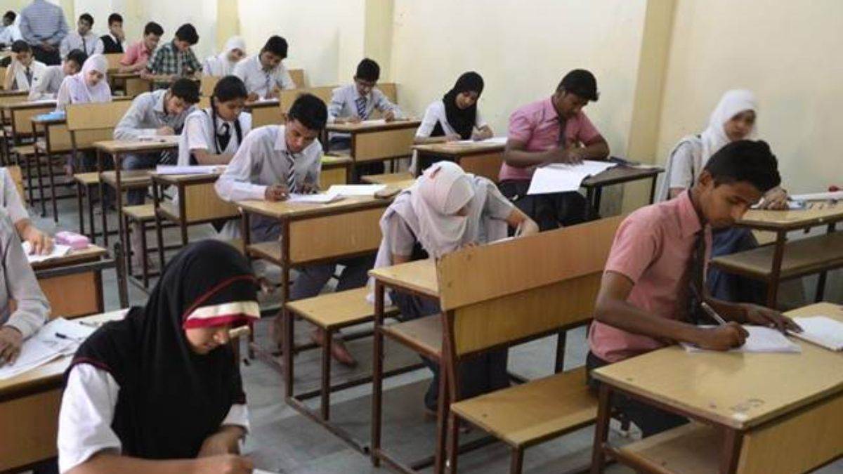 https://www.jagranimages.com/images/newimg/08022024/08_02_2024-cbse_board_exam_23648559.jpg