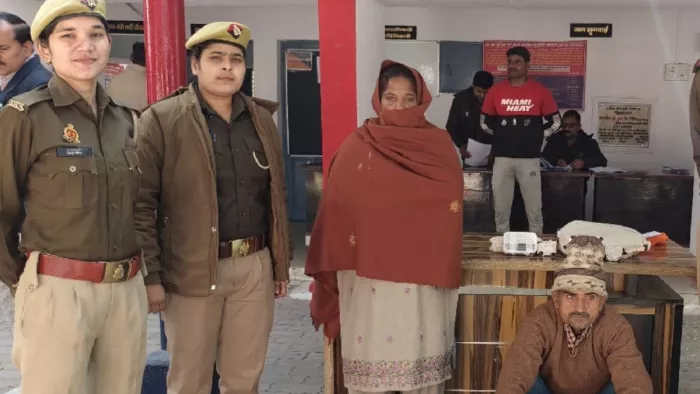 गुजरात जा रही थी महिला व पुरुष, रास्ते में खत्म हो गए पैसे