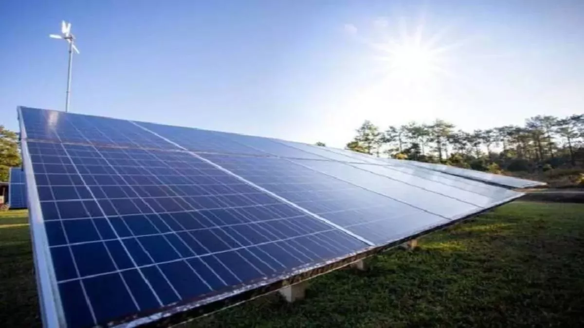 Solar Panel: अब सोलर पैनल लगवाना हुआ आसान, 30 हजार रुपये सब्सिडी दे रही सरकार; बिजली इंजीनियर देंगे जानकारी
