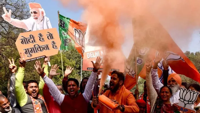 दिल्ली के बाद बिहार में ही घमासान की बारी है, जहां अक्टूबर-नवंबर में चुनाव होने हैं।