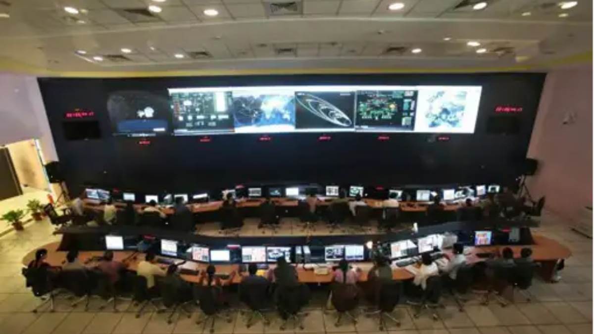 isro successfully carries out vacuum ignition trial of cryogenic engine gaganyaan mission