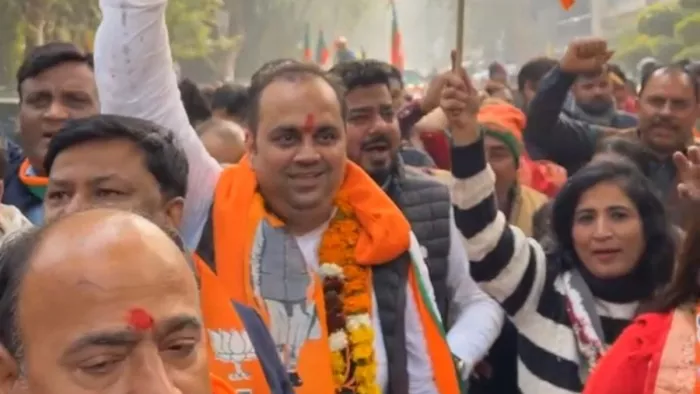 बक्सर के पंकज सिंह ने दिल्ली की विकासपुरी सीट से जीता चुनाव। फोटो- जागरण