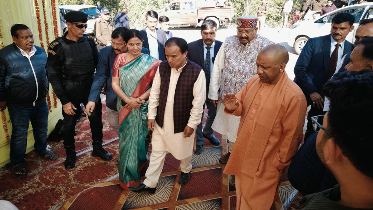 https://www.jagranimages.com/images/newimg/08022025/08_02_2025-up-cm_23880853.jpg