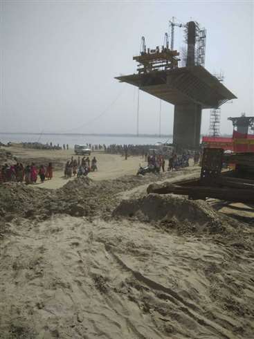 pargatta mla dr sanjeev kumar raised the matter of aguwani sultanganj mahasetu construction work in the legislative assembly